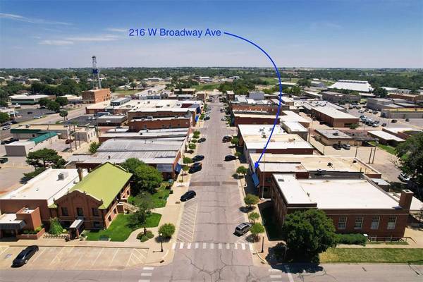 216 W Broadway AVE, Elk City, OK 73644