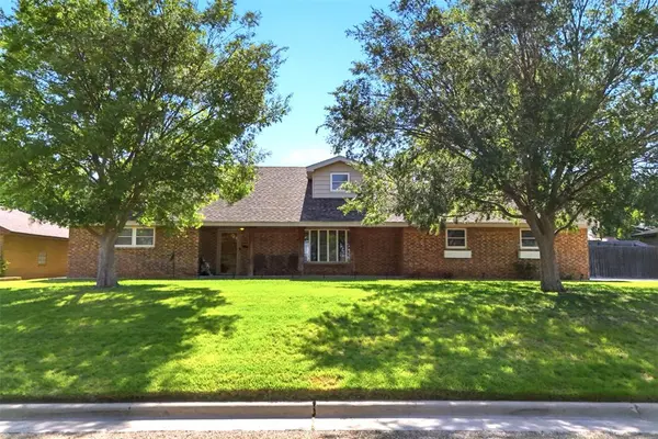 1713 N Crumley ST, Guymon, OK 73942