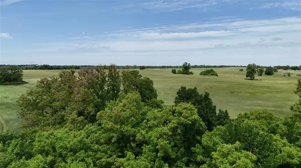 N Broadway RD #9, Guthrie, OK 73044