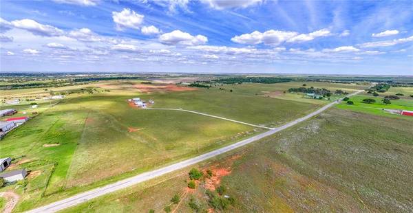 24239 E 1040 County RD, Weatherford, OK 73096