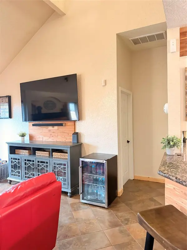 617 Firelane Rd, Edmond, OK 73003