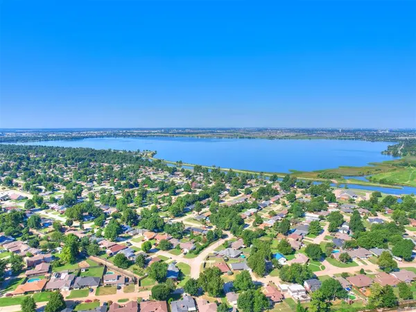 8101 Brownsville LN, Bethany, OK 73008
