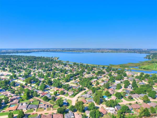 8101 Brownsville LN, Bethany, OK 73008