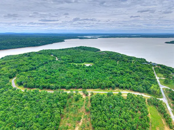 216 Patriot Pointe, Eufaula, OK 74432