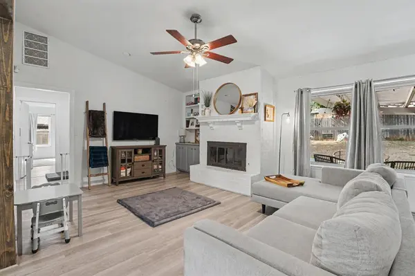2421 Appleway ST, Edmond, OK 73013