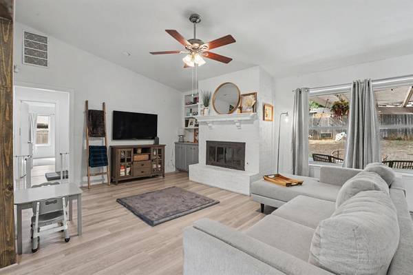 2421 Appleway ST, Edmond, OK 73013
