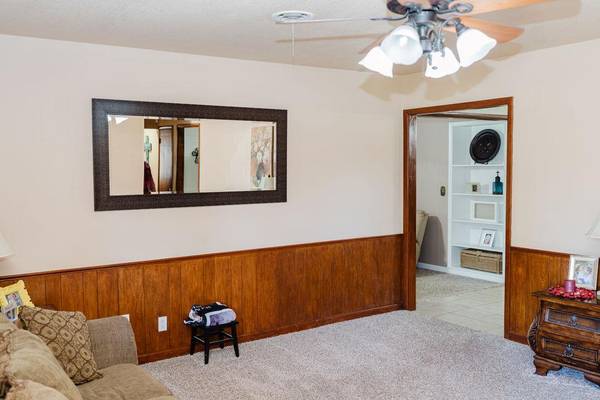 1605 W C AVE, Elk City, OK 73644