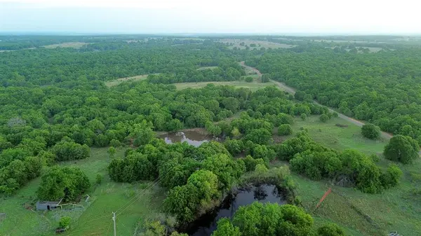 2205 N County Road 1560 RD, Rush Springs, OK 73082