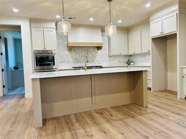 3405 Hogan DR, Weatherford, OK 73096