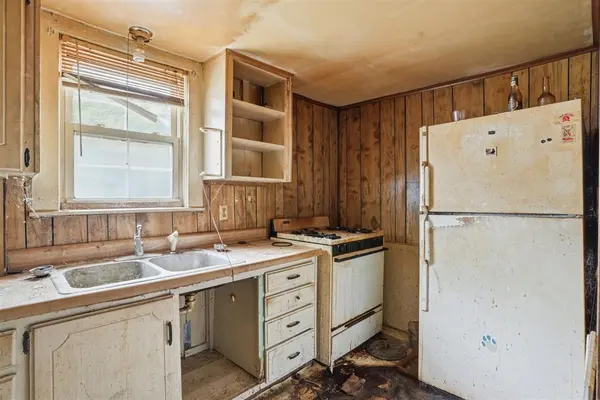 614 W 5th ST, Elk City, OK 73644