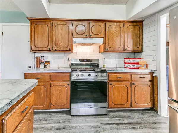8104 Westwood CIR, Oklahoma City, OK 73127