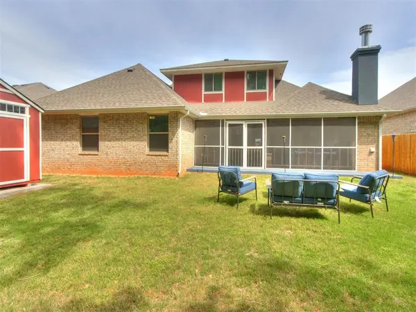 516 Side Track RD, Yukon, OK 73099