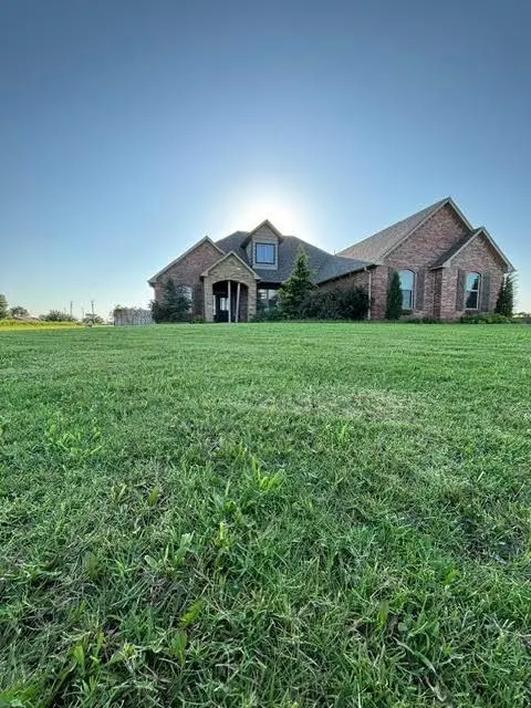 2957 Farm DR, El Reno, OK 73036