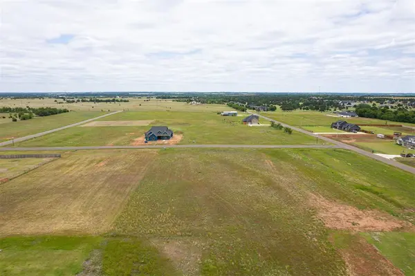 11381 Landing Strip LN, Guthrie, OK 73044