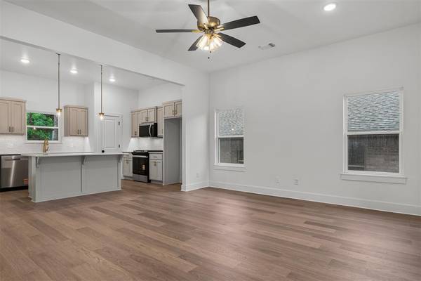 8809 Spruce ST, Edmond, OK 73003