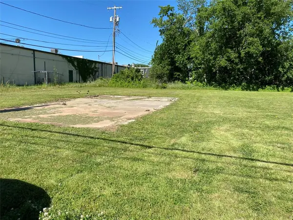 N Market & 32nd ST, Shawnee, OK 74804