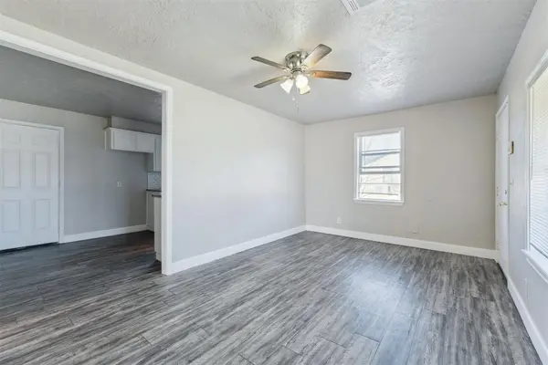 911 Sandra DR, Midwest City, OK 73110