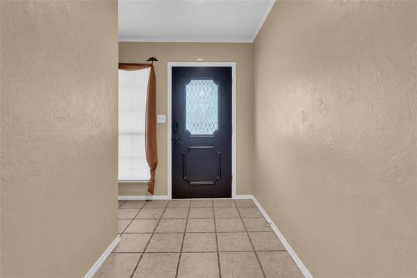 2400 Woodleaf CT, Ardmore, OK 73401