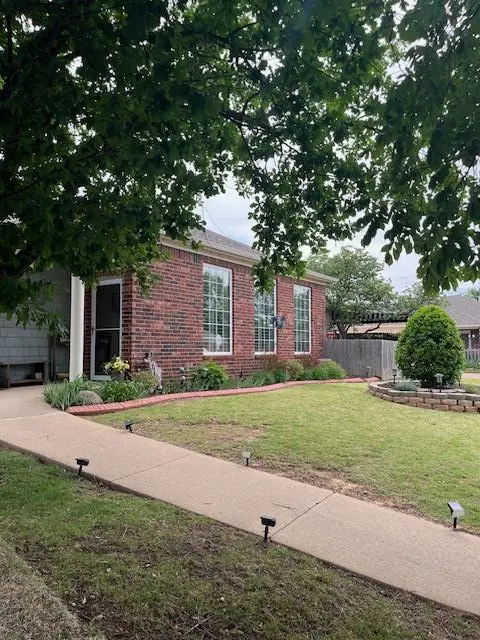 2455 Manchester DR #82, Oklahoma City, OK 73120
