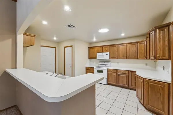 6424 Masons DR, Oklahoma City, OK 73142