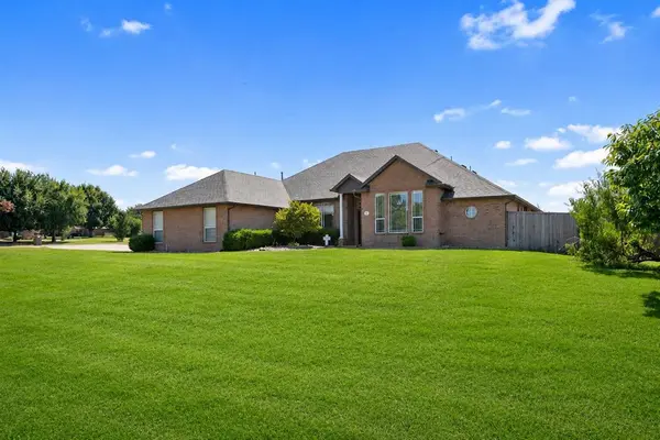 1200 Chipper LN, Edmond, OK 73025