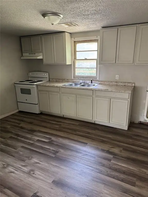 1921 N Vine ST, Oklahoma City, OK 73121