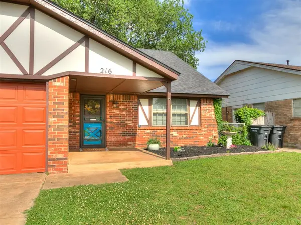 216 S Morgan DR, Moore, OK 73160