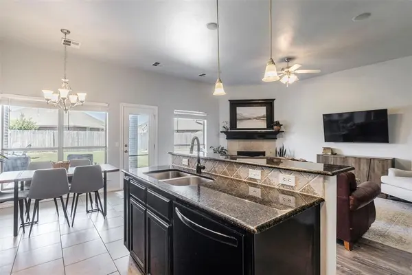 1801 Woody LN, Edmond, OK 73003