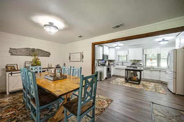 129 Halibut Cove LN, Broken Bow, OK 74728