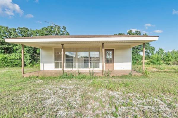 1705 W Walnut ST, Tecumseh, OK 74873