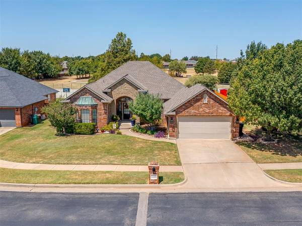 16205 Old Oak DR, Edmond, OK 73013