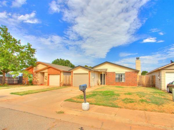 432 Dauphin AVE, Edmond, OK 73034