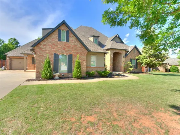 1017 W Camellia WAY, Mustang, OK 73064