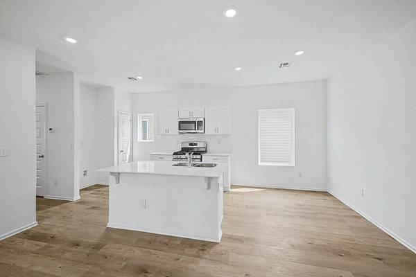 3632 Maggie RD, Mustang, OK 73064
