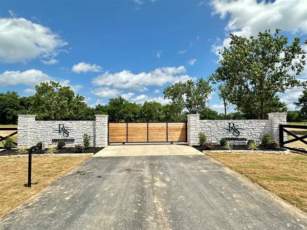 29 Riverstone DR, Broken Bow, OK 74728
