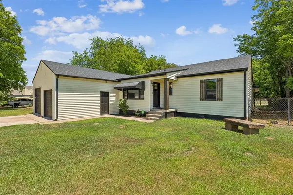 318 S Walnut ST, Apache, OK 73006