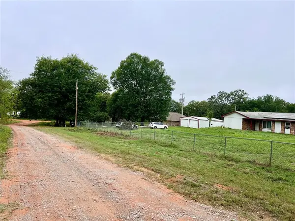 15421 S Hickory LN, Noble, OK 73068
