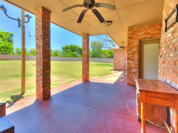 1350 E Angel Fire TER, Mustang, OK 73064