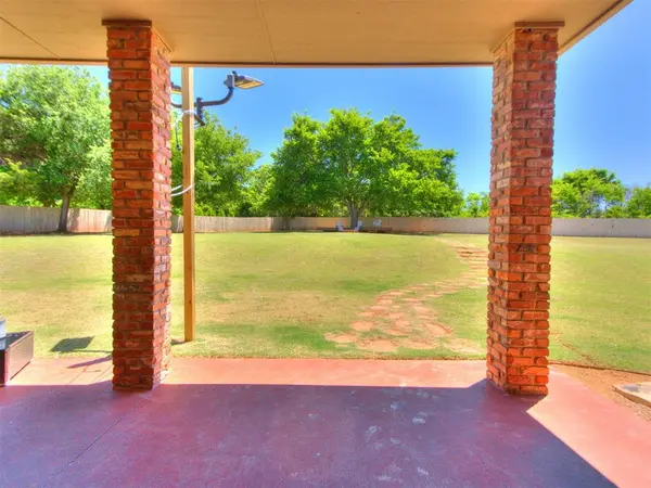 1350 E Angel Fire TER, Mustang, OK 73064
