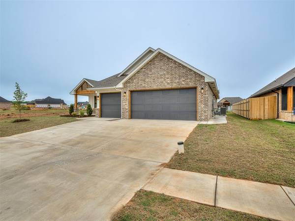 10329 SW 50th ST, Mustang, OK 73064