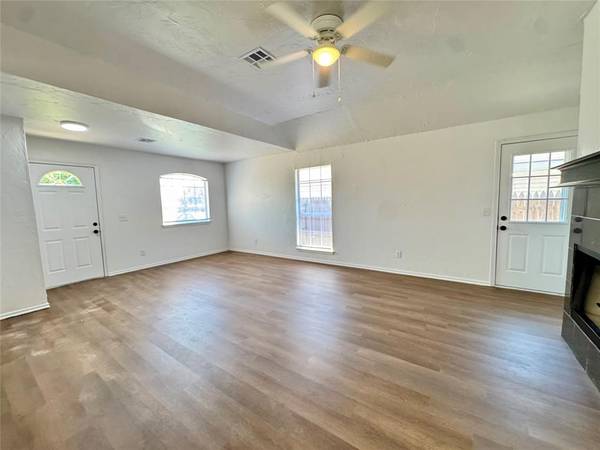 223 W 6th ST, Edmond, OK 73003