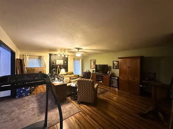 6913 N Spinnaker LN, Oklahoma City, OK 73116