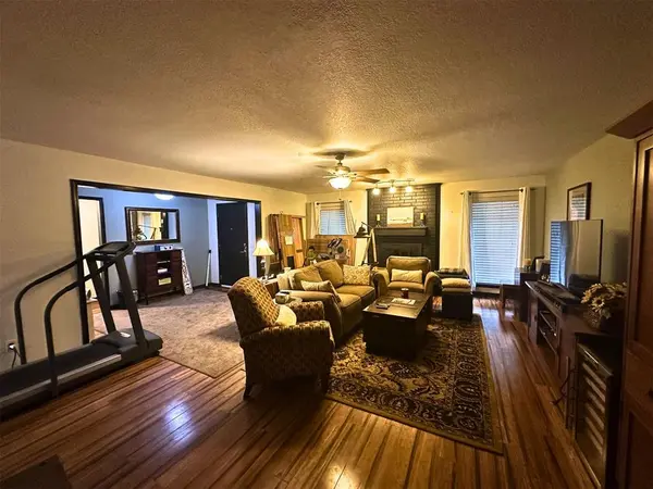 6913 N Spinnaker LN, Oklahoma City, OK 73116