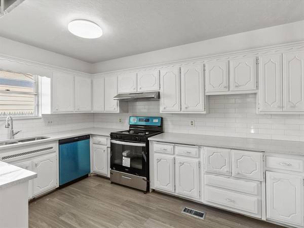 3112 N Viewpoint DR, Midwest City, OK 73110