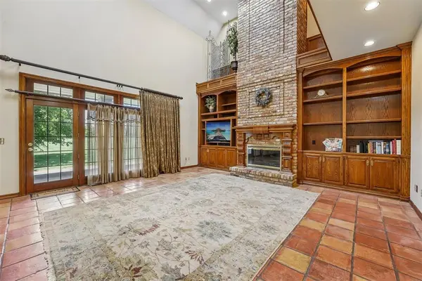 425 Country Club DR, Edmond, OK 73025
