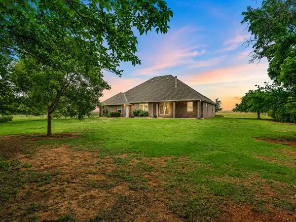 2805 NE Edmond RD, Piedmont, OK 73078