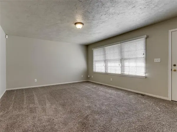 10216 Lyndon RD, Oklahoma City, OK 73120