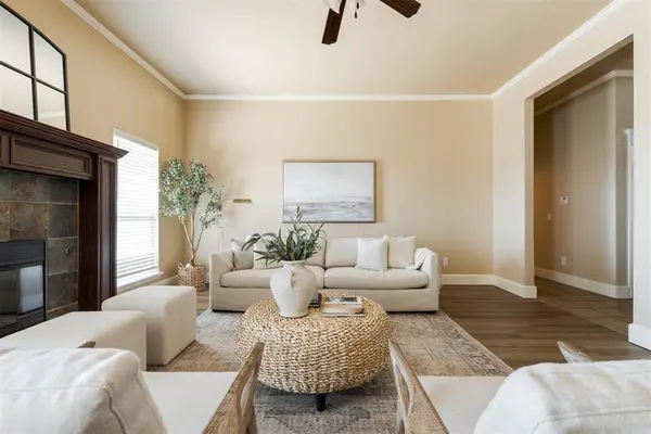 16428 Village Common DR, Edmond, OK 73013