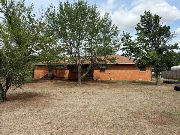 210 S 6th ST, Sentinel, OK 73664