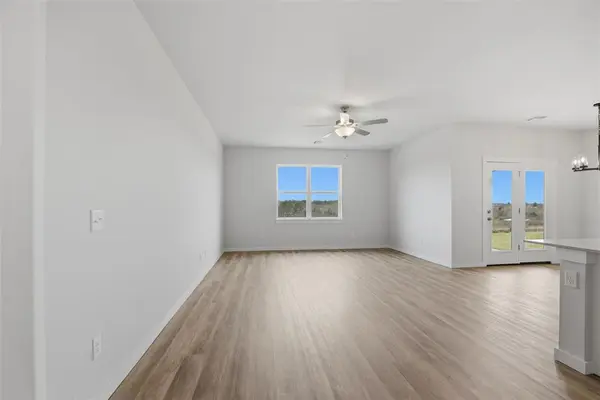 597 Stella TRL, Guthrie, OK 73044